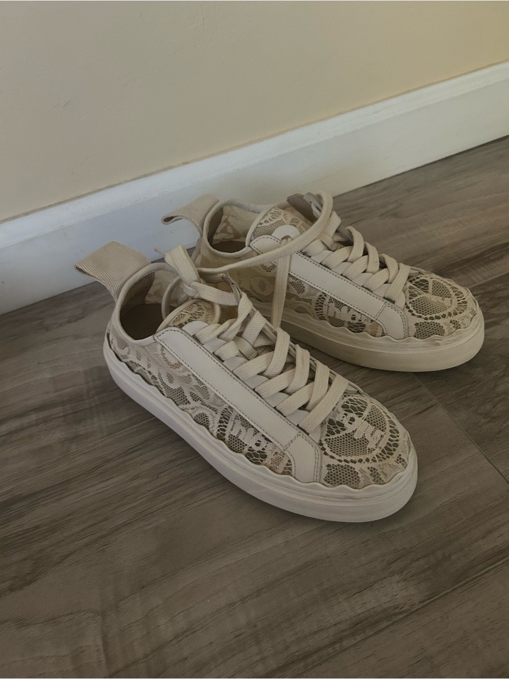 Final Sale Chloé Cream Lace-Detail Platform Sneakers